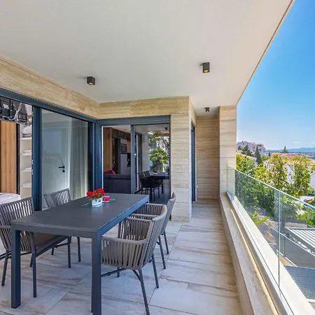 In 45065 Apartment Crikvenica