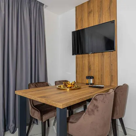 In 45065 Apartment *