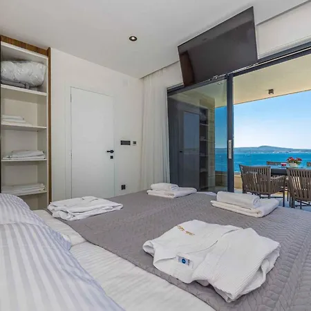 In 45065 Apartment *