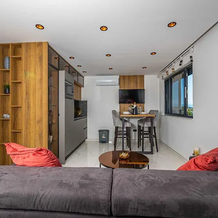 In 45065 Apartment *