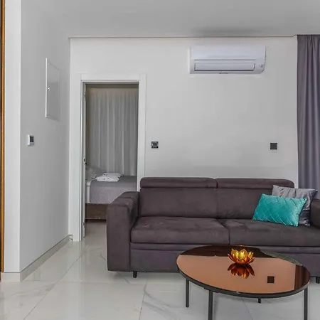 In 45065 Apartment *