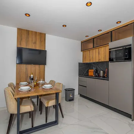 Apartment In 45065