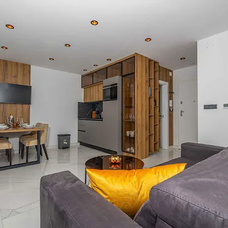 Apartment In 45065