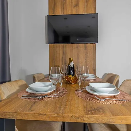 In 45065 Apartment *
